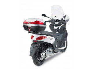 Stelaż pod kufer centralny... 2