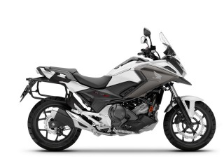 Stelaże pod kufry boczne...